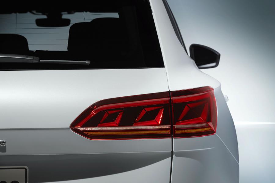 Детали экстерьера Volkswagen Touareg V6 TDI R-Line 2018 года  (WW) (фото 19 из 41)